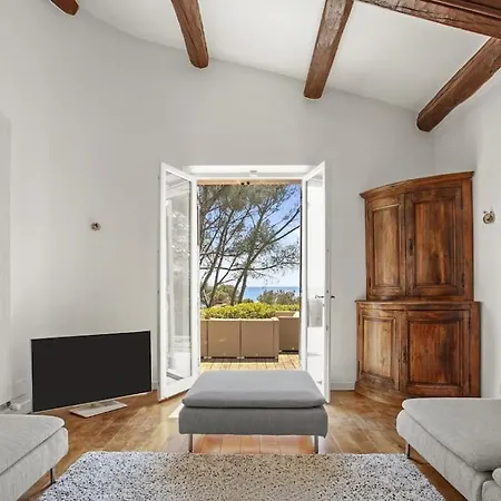 Villa Villa, 8 Pers, Pieds Dans L'eau Saint-Raphaël