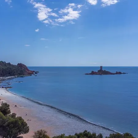 Villa, 8 Pers, Pieds Dans L'eau فيلة *