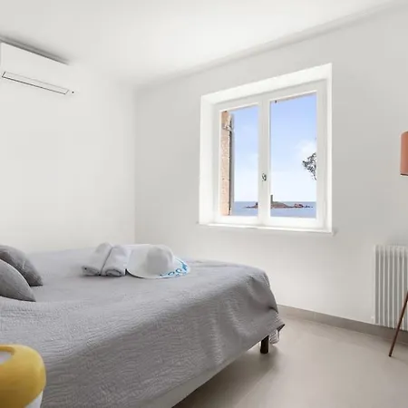 Villa, 8 Pers, Pieds Dans L'eau Villa