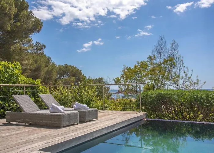 Villa Villa, 8 Pers, Pieds Dans L'eau Saint-Raphaël