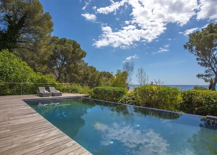 Villa, 8 Pers, Pieds Dans L'eau فيلة Saint-Raphaël